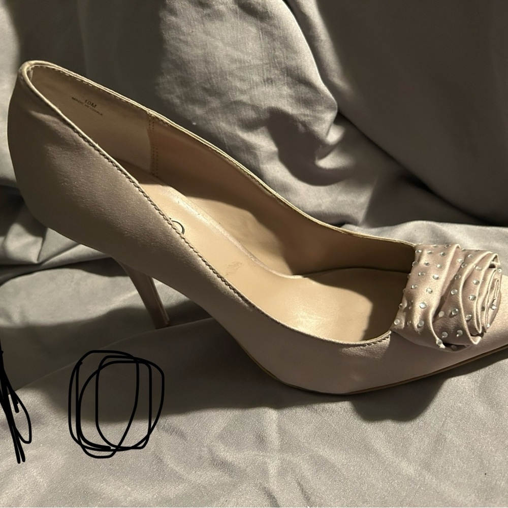 Size ten nude flower embellished heel
